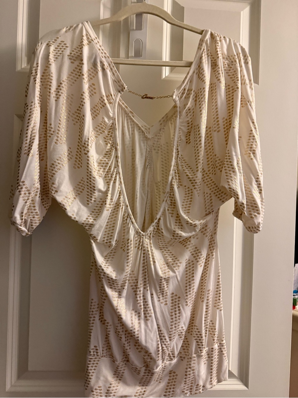 Guess Cream and Gold Patterned Women's Top